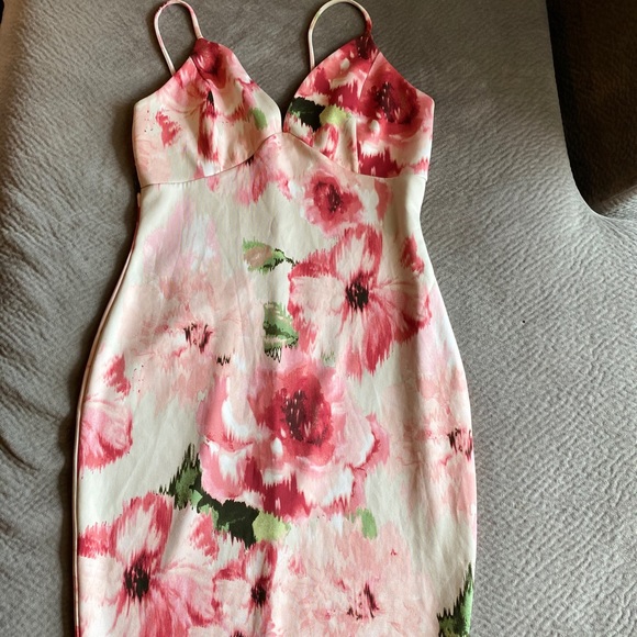 Dress - Picture 1 of 2